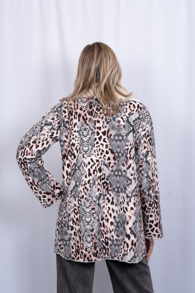 Animal print jacket with faux fur lining | Runway Secrets
