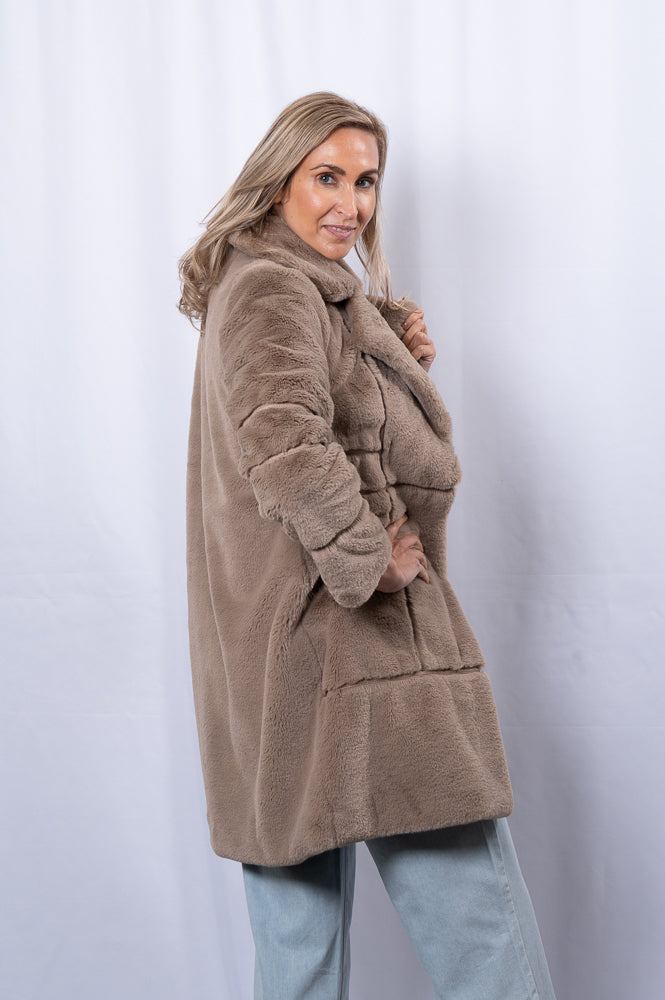 Faux fur long coat | Runway Secrets