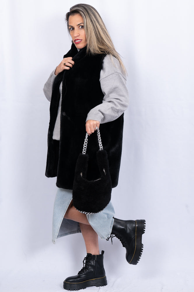 Shearling chain bag | Runway Secrets