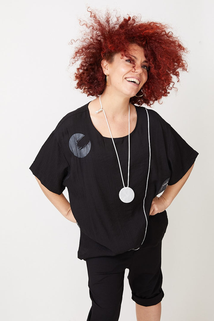 SILVER LINE - BLACK TOP WITH ROUND NECK